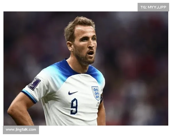 记者为凯恩送上第别球队合同，凯恩幽默回应：需要和经纪人讨论