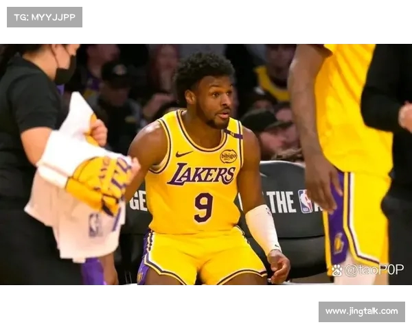 湖人队三人得分上双，击败雷霆