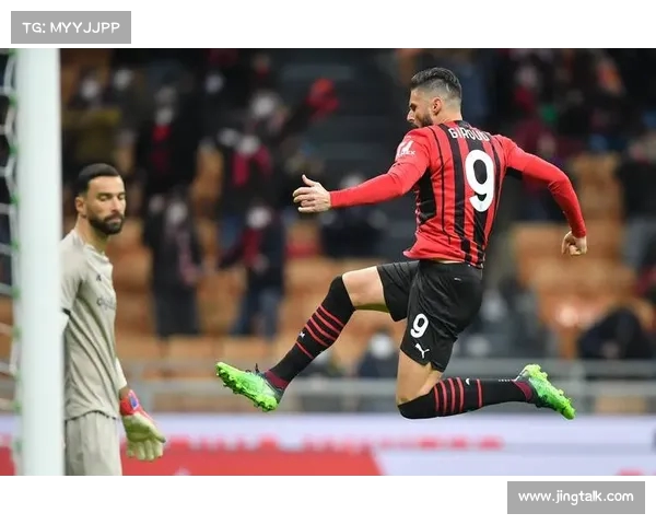 意大利杯罗马对阵AC米兰曼奇尼头球攻门